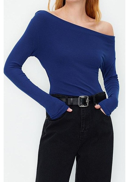 Kadın Şık Regular Kayık Yaka Düşük Kol Slim Kalıp Örme Yumuşak Kumaşlı Fitted Vücuda Oturan Bluz fiyatları