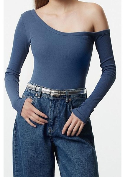 Kadın Regular Slim Kalıp Örme Fitted Vücuda Oturan Omzu Açık Fitilli Pamuklu Esnek Bluz