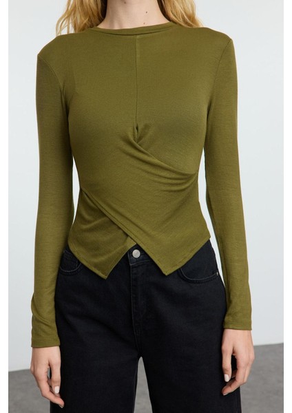 Stil Kadın Kruvaze Büzgü Drape Detaylı Vücuda Oturan Bluz Regular Örme Slim Kalıp Düşük Kol modelleri