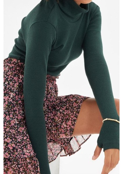 Stil Kadın Fitted Vücuda Oturan Parmak Detaylı Fitilli Esnek Bluz Crop Örme Slim Kalıp modelleri
