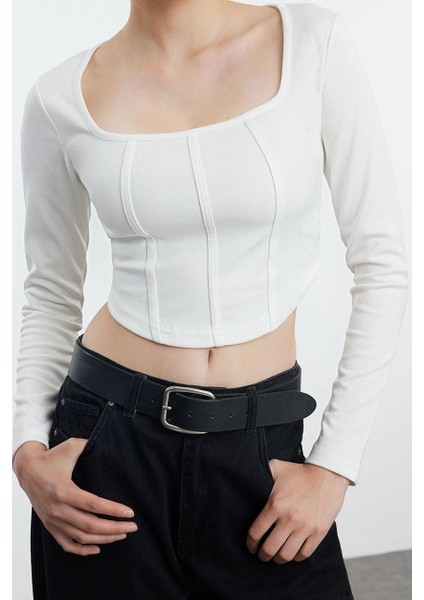 Kadın Moda Şık Crop Kare Yaka Slim Kalıp Örme Biye Detaylı Fitted Vücuda Oturan Interlok Bluz fiyatları