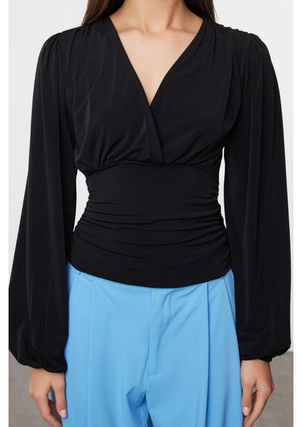 Kadın Moda Şık Regular Kruvaze Yaka Balon Kol Slim Kalıp Örme Büzgü Drape Detaylı Kollu Esnek Bluz