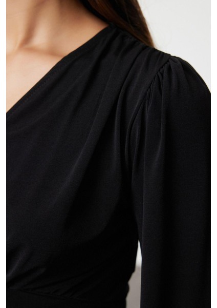 Kadın Moda Şık Regular Kruvaze Yaka Balon Kol Slim Kalıp Örme Büzgü Drape Detaylı Kollu Esnek Bluz fırsatları