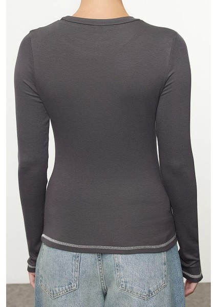 Stil Kadın Fitted Vücuda Oturan Karyoka Dikiş Detaylı Esnek Bluz Regular Örme Slim Kalıp indirimleri