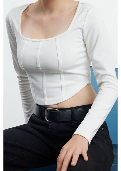 Kadın Moda Şık Crop Kare Yaka Slim Kalıp Örme Biye Detaylı Fitted Vücuda Oturan Interlok Bluz modelleri