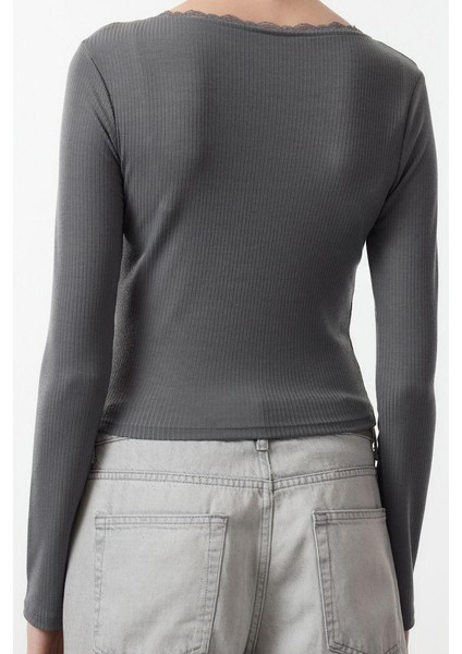 Stil Kadın Kare Yaka Dantel Detaylı Kısa Bluz Crop Örme Slim Kalıp indirimleri