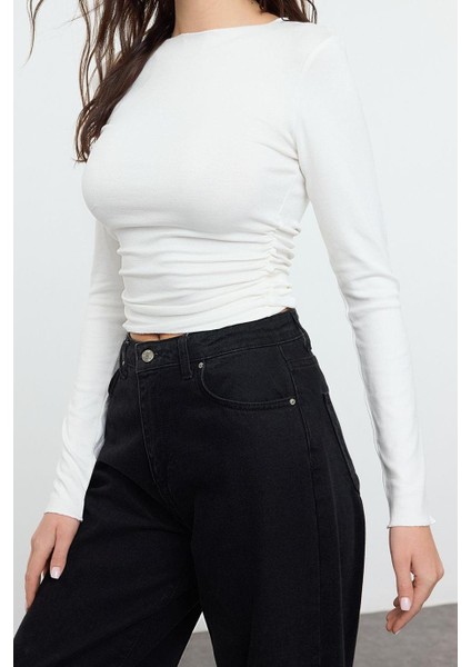 Kadın Crop Kayık Yaka Düşük Kol Slim Kalıp Örme Fitted Vücuda Oturan Büzgü Drape Detaylı Esnek Bluz fiyatları