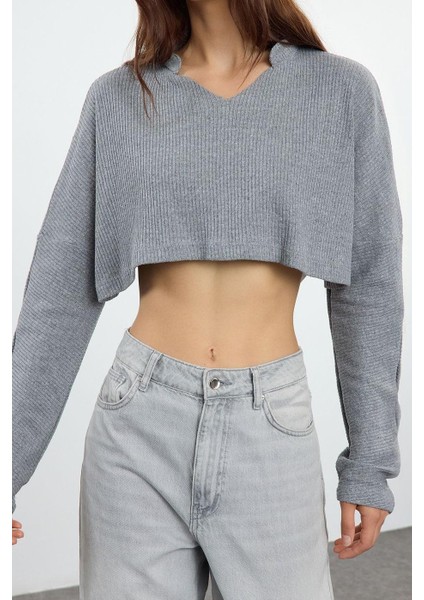 Kadın Moda Şık Üst Giyim Super Crop V Yaka Düşük Kol Relaxed Kalıp Örme Kol Triko Görünümlü Bluz fiyatları