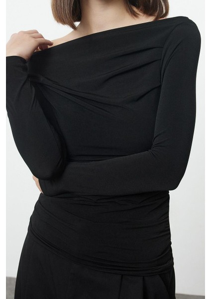 Kadın Regular Asimetrik Yaka Slim Kalıp Örme Büzgü Drape Fitted Vücuda Oturan Kollu Esnek Bluz