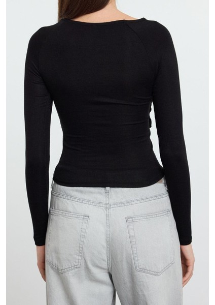 Kadın Moda Şık Üst Giyim Crop Bisiklet Yaka Fitted Kalıp Örme Büzgü Drape Detaylı Vücuda Oturan Bluz indirimleri