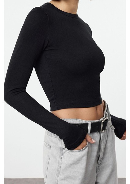 Kadın Moda Şık Crop Bisiklet Yaka Slim Kalıp Örme Siyah Viskoz Yumuşak Kumaşlı Fitted Esnek Bluz