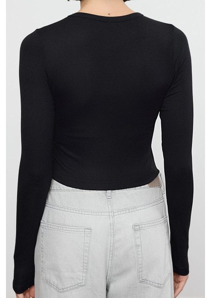 Kadın Moda Şık Crop Bisiklet Yaka Slim Kalıp Örme Siyah Viskoz Yumuşak Kumaşlı Fitted Esnek Bluz