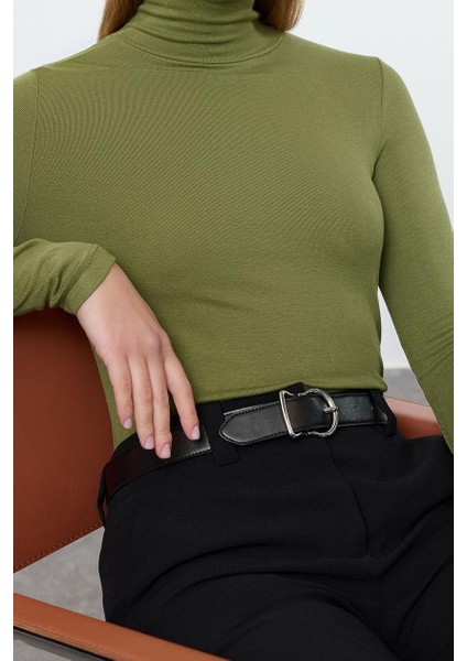 Kadın Moda Şık Regular Balıkçı Yaka Slim Kalıp Örme Yumuşak Kumaşlı Fitted Vücuda Oturan Esnek Bluz fiyatları