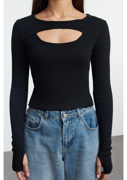 Kadın Crop Bisiklet Yaka Slim Kalıp Örme 2li Cut Out Detaylı Fitted Vücuda Oturan Fitilli Esnek Bluz