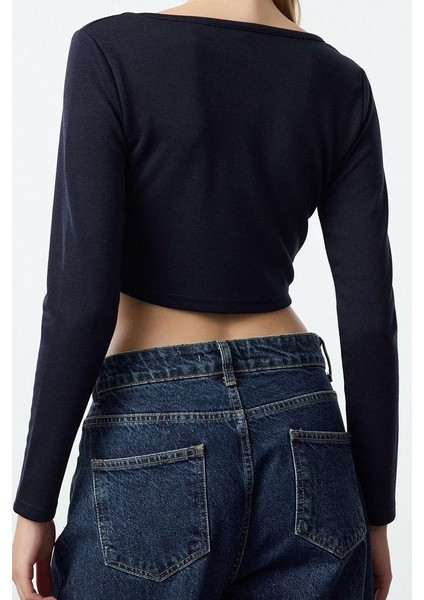 Stil Kadın Biye Detaylı Fitted Vücuda Oturan Interlok Bluz Crop Örme Slim Kalıp indirimleri