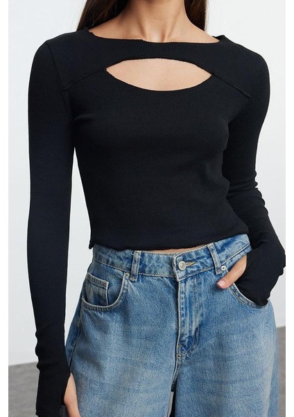 Kadın Crop Bisiklet Yaka Slim Kalıp Örme 2li Cut Out Detaylı Fitted Vücuda Oturan Fitilli Esnek Bluz fırsatları