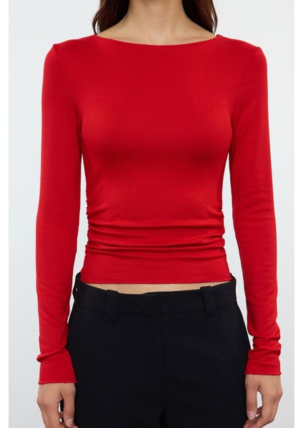 Stil Kadın Fitted Vücuda Oturan Büzgü Drape Detaylı Esnek Bluz Crop Örme Slim Kalıp Düşük Kol modelleri