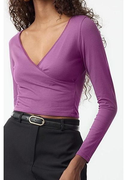 Stil Kadın Derin Yaka Dantel Detaylı Kol Pamuklu Esnek Bluz Crop Örme Slim Kalıp