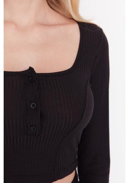 Stil Kadın Düğme Detaylı Fitted Vücuda Oturan Fitilli Esnek Bluz Crop Örme Slim Kalıp fırsatları