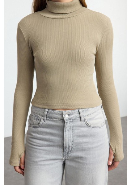Stil Kadın Fitted Vücuda Oturan Parmak Detaylı Fitilli Esnek Bluz Crop Örme Slim Kalıp modelleri