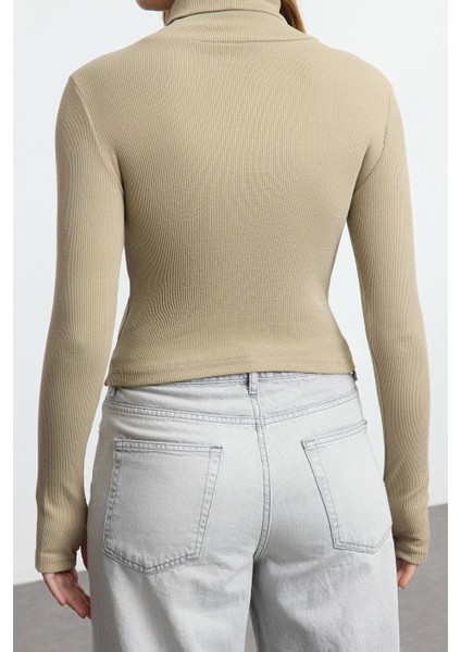 Stil Kadın Fitted Vücuda Oturan Parmak Detaylı Fitilli Esnek Bluz Crop Örme Slim Kalıp indirimleri