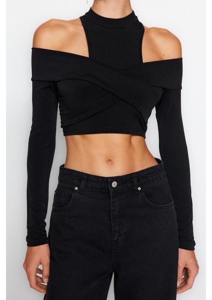Stil Kadın Pencere Cut Out Detaylı Bluz Crop Örme Fitted Kalıp modelleri