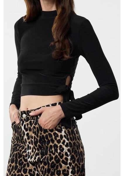 Stil Kadın Bağlama Detaylı Fitted Vücuda Oturan Esnek Bluz Regular Örme Slim Kalıp modelleri