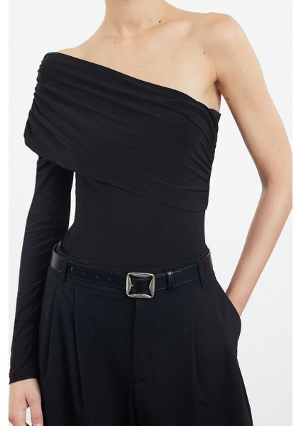 Kadın Crop Asimetrik Yaka Tek Kol Regular Kalıp Örme Drape Asimetrik Vücuda Oturan Normal Esnek Bluz