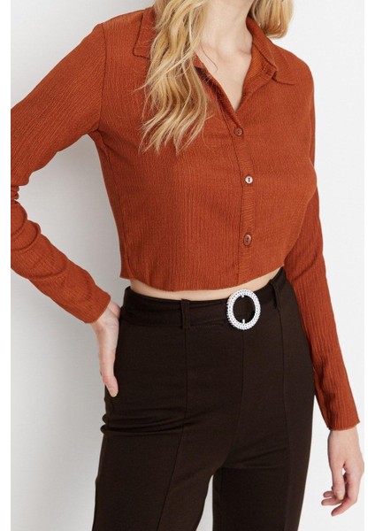 Stil Kadın Düğmeli Fitted Vücuda Oturan Polo Yaka Bürümcük Dokulu Bluz Crop Örme Slim Kalıp fiyatları