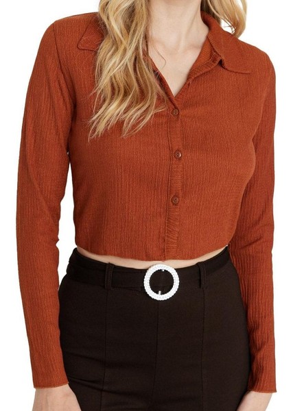 Stil Kadın Düğmeli Fitted Vücuda Oturan Polo Yaka Bürümcük Dokulu Bluz Crop Örme Slim Kalıp modelleri