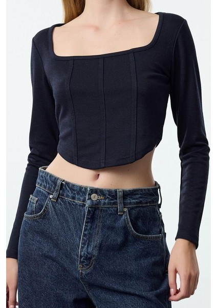 Kadın Moda Şık Crop Kare Yaka Slim Kalıp Örme Biye Detaylı Fitted Vücuda Oturan Interlok Bluz fiyatları