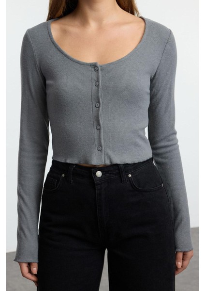 Kadın Moda Şık Crop Düğmeli Yaka Slim Kalıp Örme Fitted Vücuda Oturan Havuz Yaka Esnek Bluz