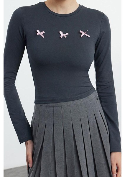 Stil Kadın Fiyonk Detaylı Kısa Vücuda Oturan Bluz Crop Örme Slim Kalıp