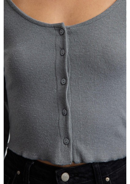 Kadın Moda Şık Crop Düğmeli Yaka Slim Kalıp Örme Fitted Vücuda Oturan Havuz Yaka Esnek Bluz fırsatları