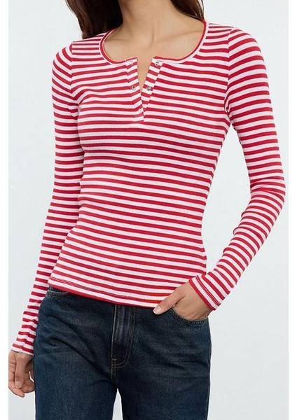Stil Kadın Çıtçıtlı Fitted Vücuda Oturan Fitilli Esnek Bluz Regular Örme Slim Kalıp fiyatları