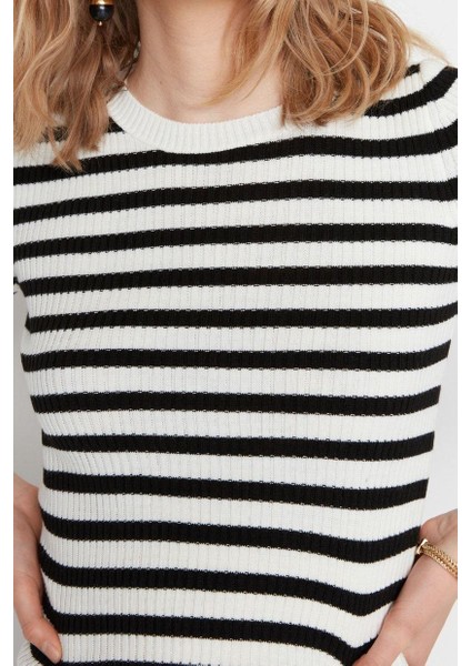 Kadın Moda Şık Üst Giyim Regular Bisiklet Yaka Regular Kalıp Triko Basic Çizgili Kazak modelleri