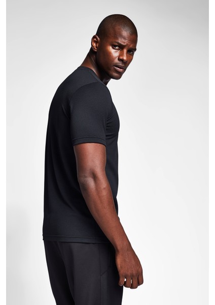 Siyah Erkek Kısa Kollu T-Shirt 23S-1298-23B indirimleri