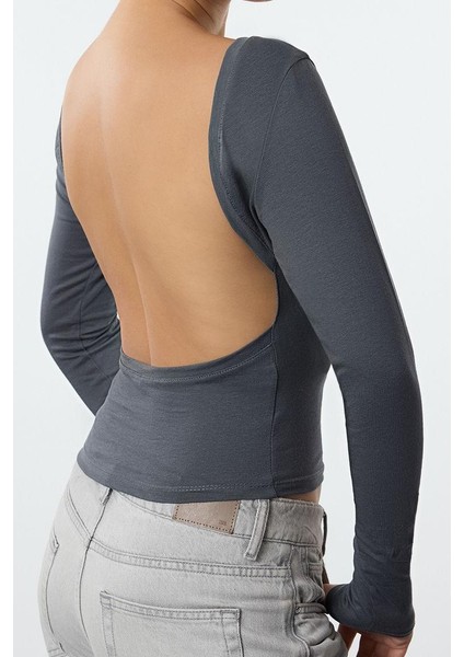 Kadın Regular Slim Kalıp Örme Derin Sırt Dekolteli Fitted Vücuda Oturan Pamuklu Esnek Bluz