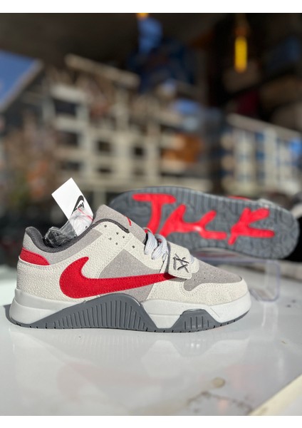Travis Scot Sneaker