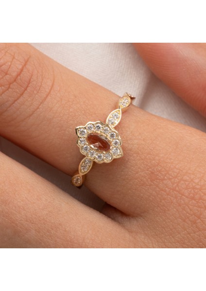 Altın Yüzük - Altın Yüzük - Oval Zultanit Taşlı Yanları Zirkon Taşlarla Süslemeli 14 Ayar Altın Kadın Yüzük modelleri