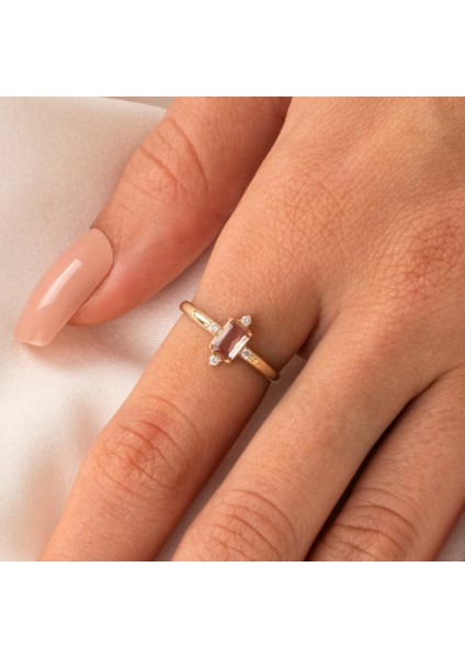 Zultanit Altın Yüzük - 14 Ayar Altın 0.95 Karat Radyant Kesim Zultanit Taşlı Evlilik Teklifi Yüzüğü