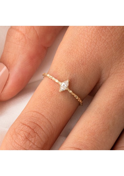 Altın Yüzük - Altın Yüzük - Signity (Swarovski) Taşlı El Yapımı Dövülü Eskitme Minimal 14 Ayar Altın Yüzük fırsatları