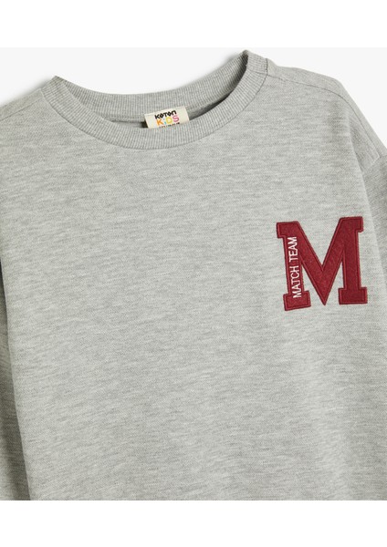 Bisiklet Yaka Slogan Baskılı Uzun Kollu Sweatshirt modelleri