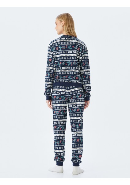 Yılbaşı Temalı Baskılı Pijama Takımı fırsatları