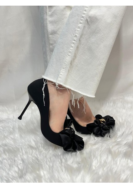 Best Shoes Kadın Siyah Kurdele Detaylı Stiletto Ayakkabı