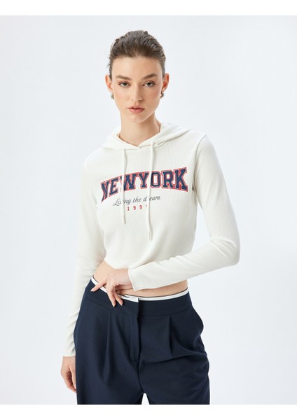 Uzun Kollu Slim Fit Fitilli Baskılı Kapüşonlu Crop Tişört modelleri