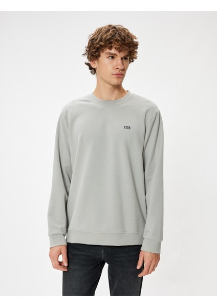 Bisiklet Yaka Sweatshirt Minimal Baskılı Basic Interlok Kumaş Pamuk Karışımlı modelleri