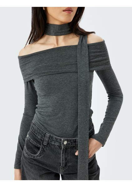 Slim Fit Uzun Kollu Kat Detaylı Omzu Açık Tişört