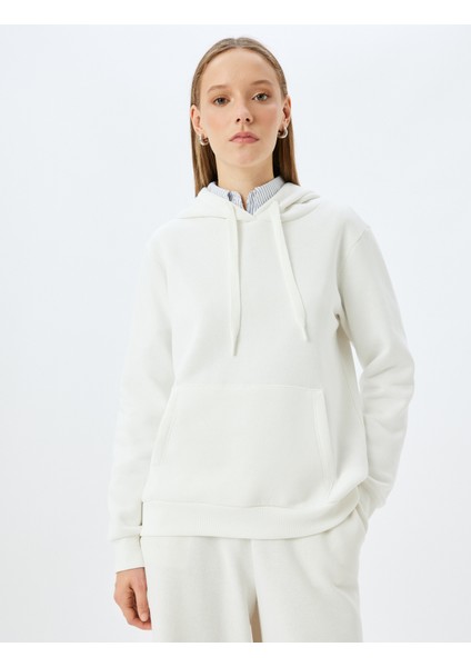 Basic Kapüşonlu Kanguru Cepli Rahat Kalıp Sweatshirt