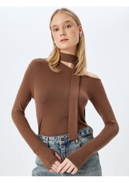 Uzun Kollu Asimetrik Yaka Bağlama Detaylı Slim Fit Tişört
